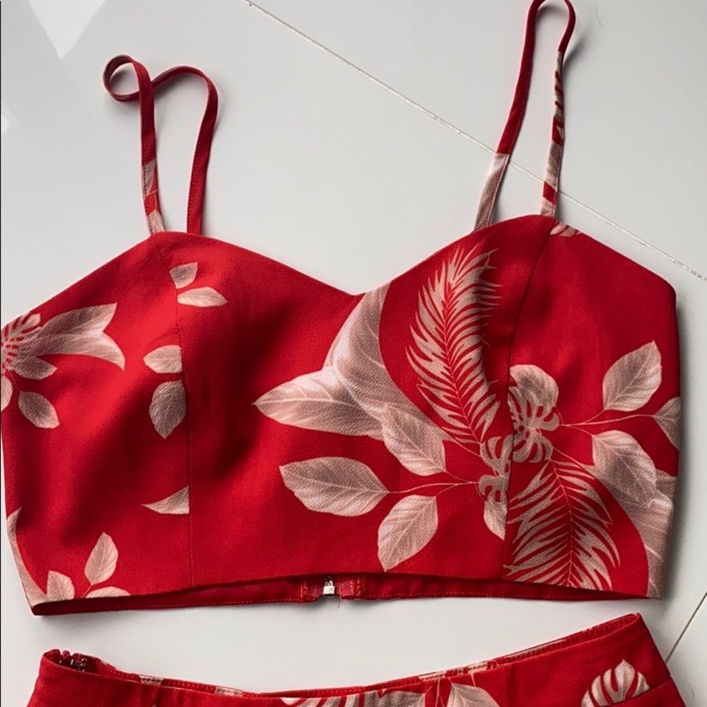 Two piece set - Picture 2 of 4
